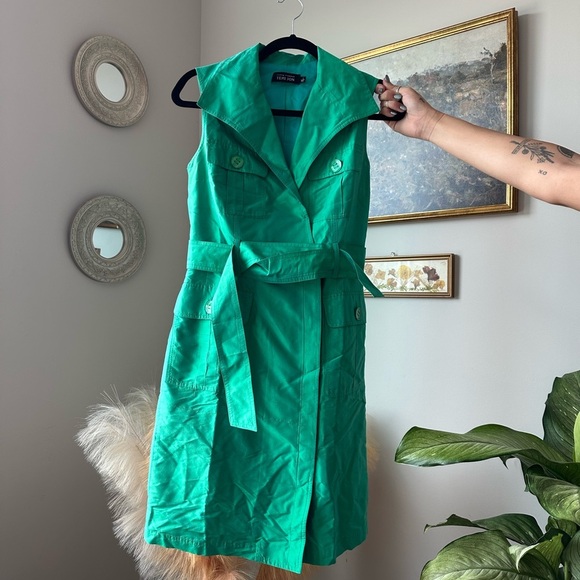 Teri Jon Sleeveless Belted Trench Dress – Emerald Green – Size 2 - Picture 2 of 15